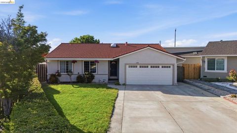 Photo of 48423 Spokane Pl Pl, Fremont, CA 94539 (MLS # 41132618)