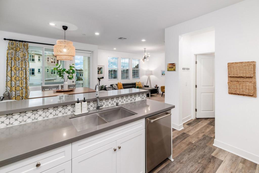 1115 Sea Glass Way