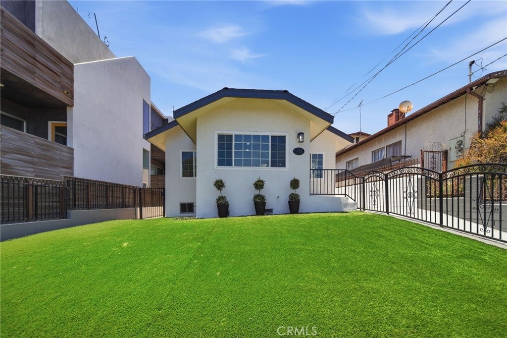 819 Rosemont