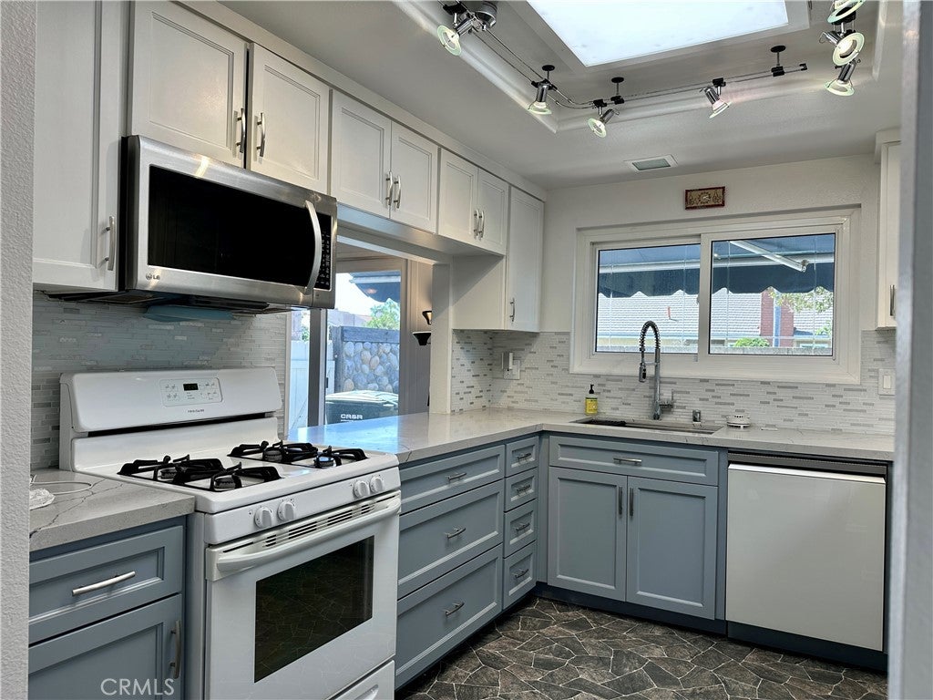 24451 Peacock St., Lake Forest CA 92630 - Photo 14