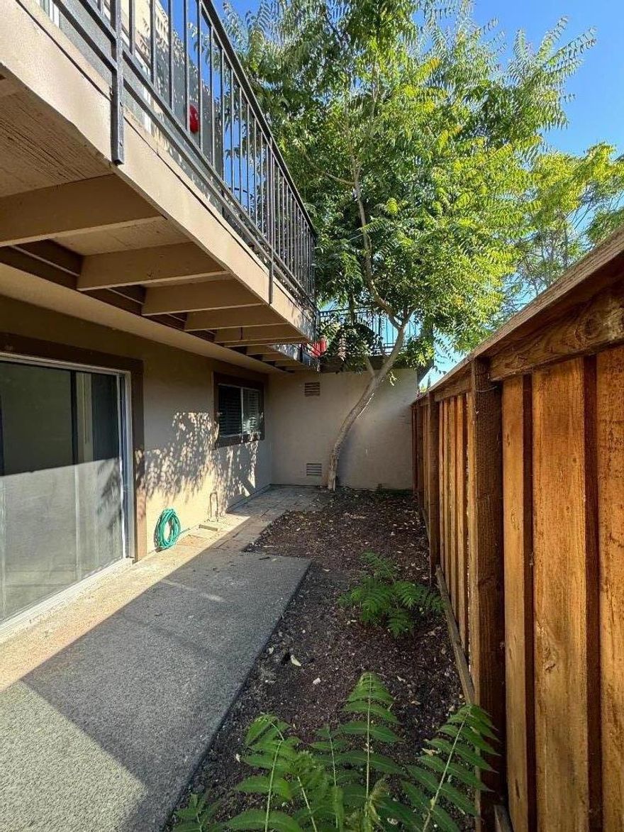 885 Broadway, 16 units in Sonoma. Comprising three (3) studios, two (2) 1 bed 1 bath, three (3) 2 bed 1 bath and eight (8) 2 bed 1.5 baths. The property has undergone significant upgrades in recent years, with ownership investing over $300,00 in capital investment with LVT flooring, countertops, etc. with strong in-place cash flow and future upside, the property presents an exceptional opportunity in one of California's top rental markets.