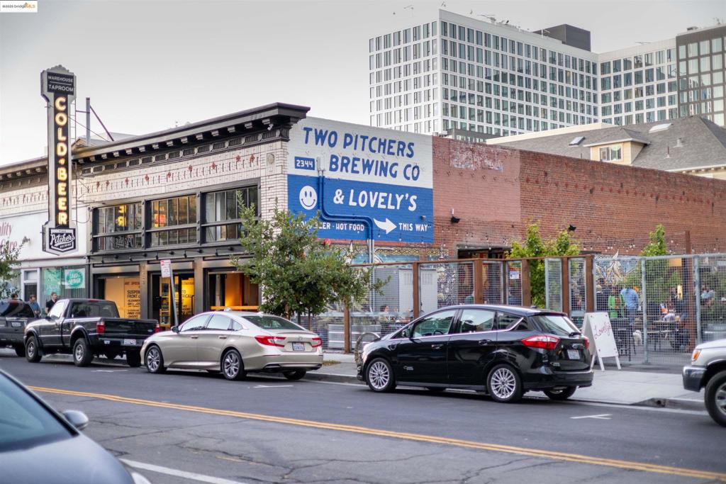 OAKLAND - Residential Income