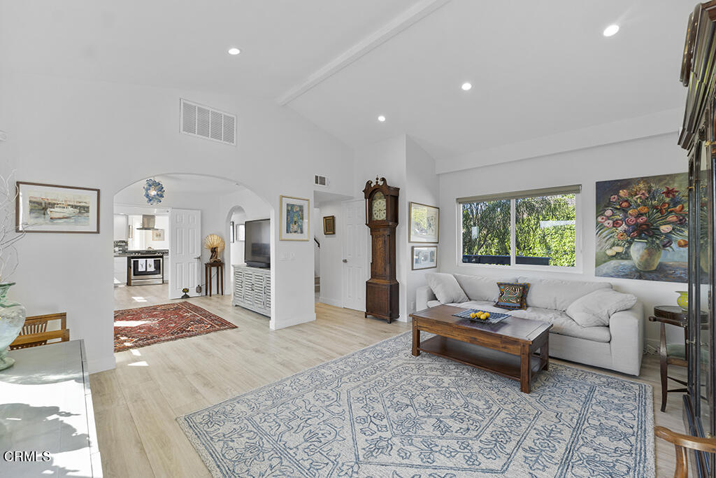 542 San Clemente Way