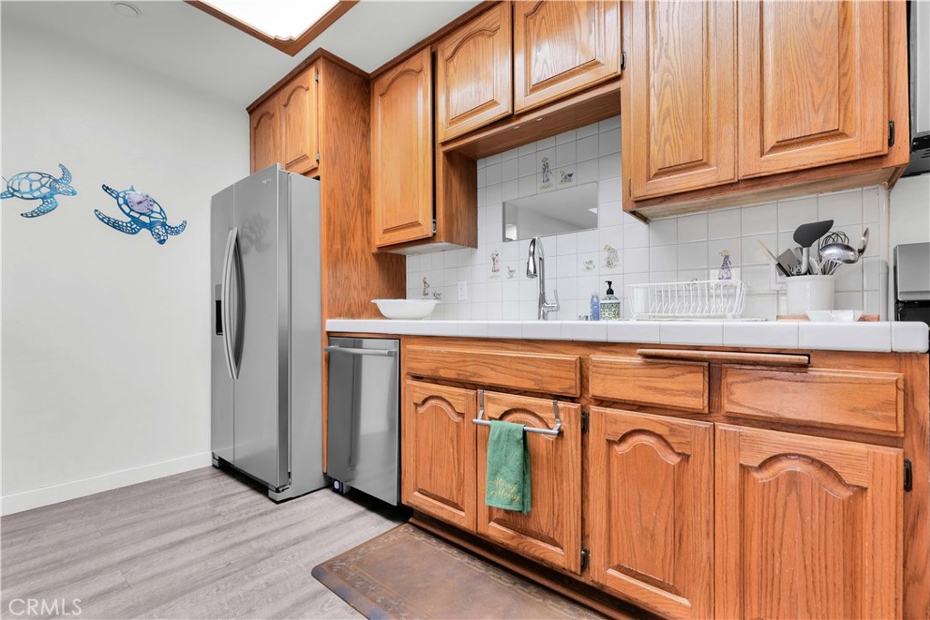Los Caballeros (LCAB) - Residential Lease