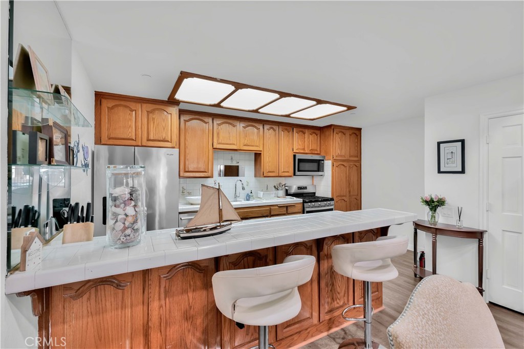 Los Caballeros (LCAB) - Residential Lease