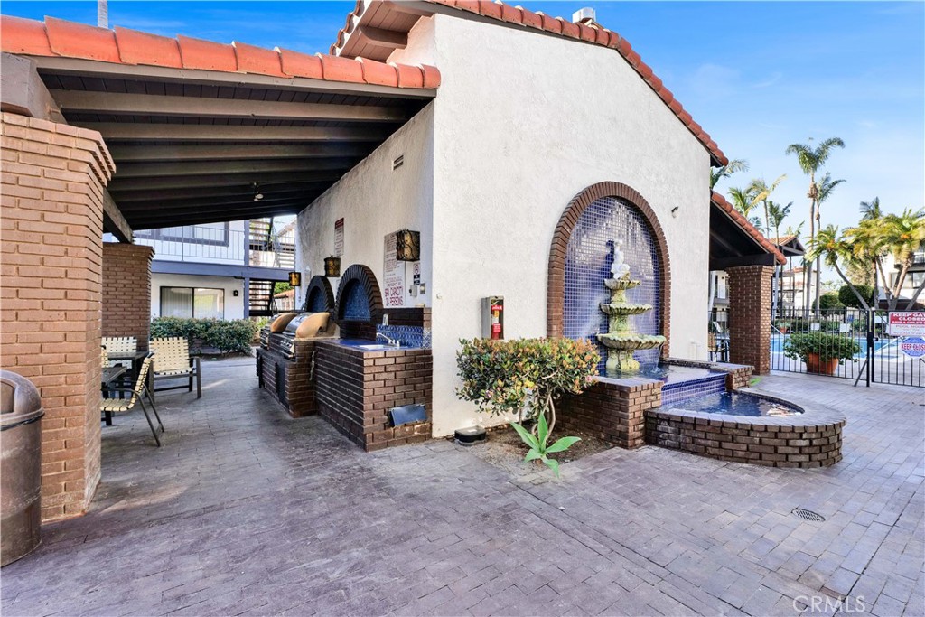 Los Caballeros (LCAB) - Residential Lease