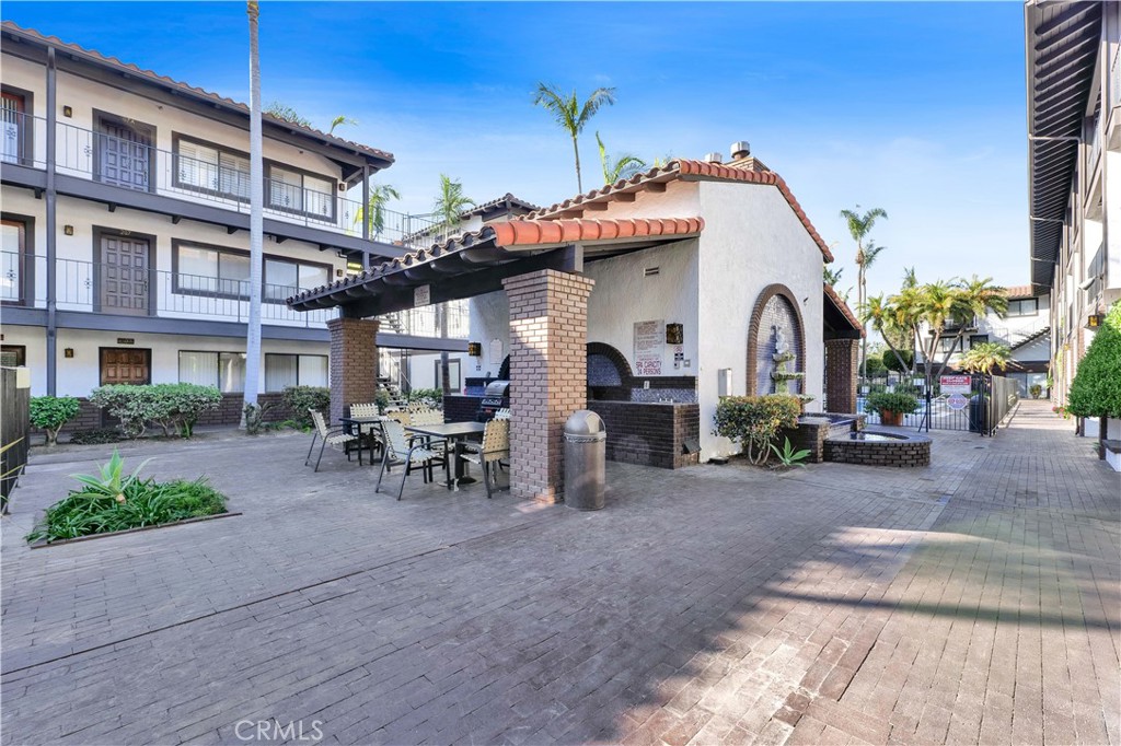 Los Caballeros (LCAB) - Residential Lease