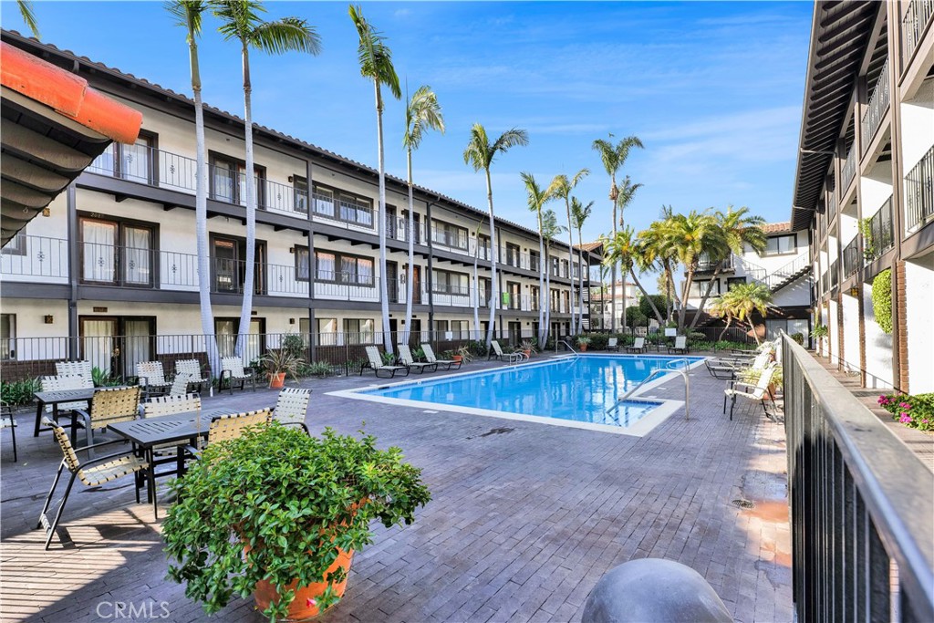 Los Caballeros (LCAB) - Residential Lease