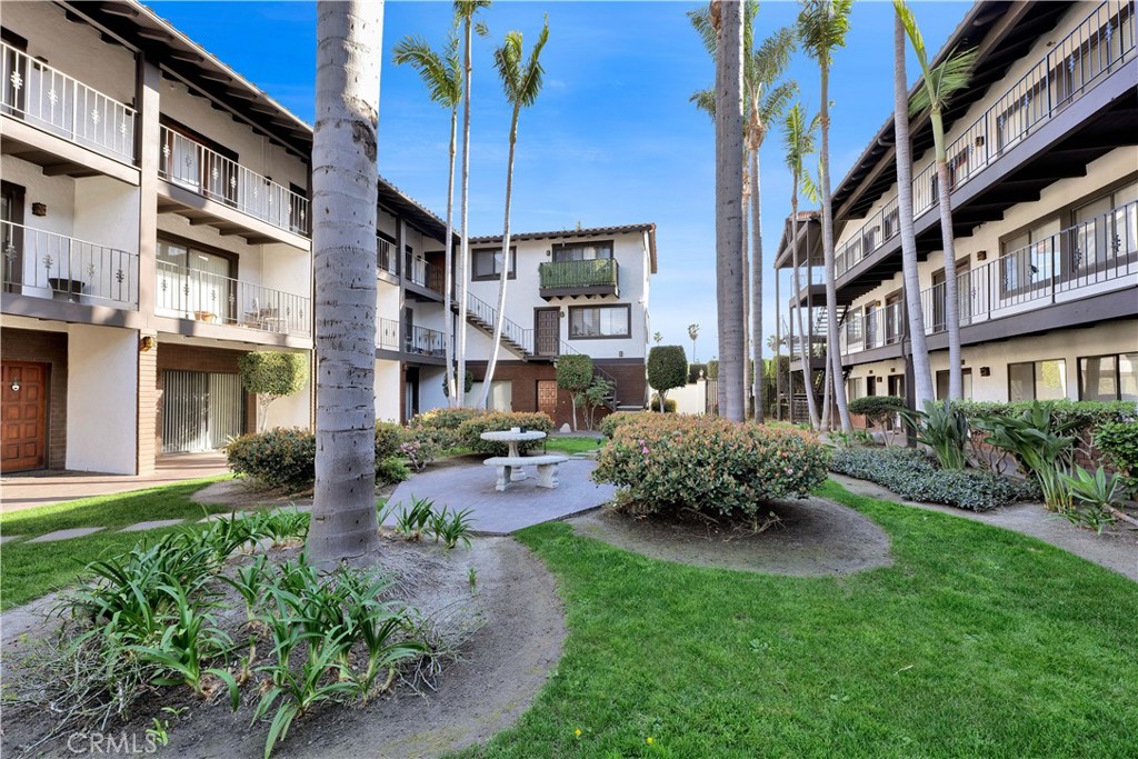 Los Caballeros (LCAB) - Residential Lease