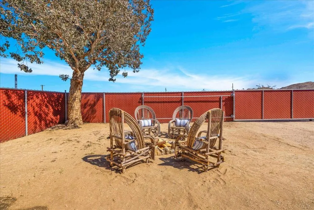 Joshua Tree, California 92252, United States, 1 Bedroom Bedrooms, ,1 BathroomBathrooms,Residential,Active,93063