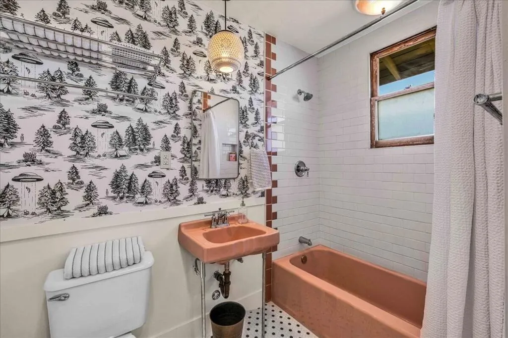 Joshua Tree, California 92252, United States, 1 Bedroom Bedrooms, ,1 BathroomBathrooms,Residential,Active,93063