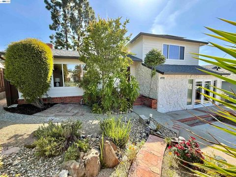 Photo of 330 Scott St St, Livermore, CA 94551 (MLS # 41133202)