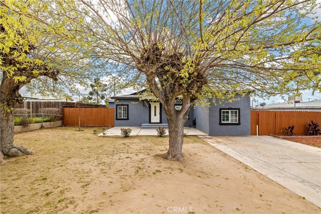 Photo of 2935 Shelly Lane, Bakersfield, CA 93306 (MLS # CV26056197)