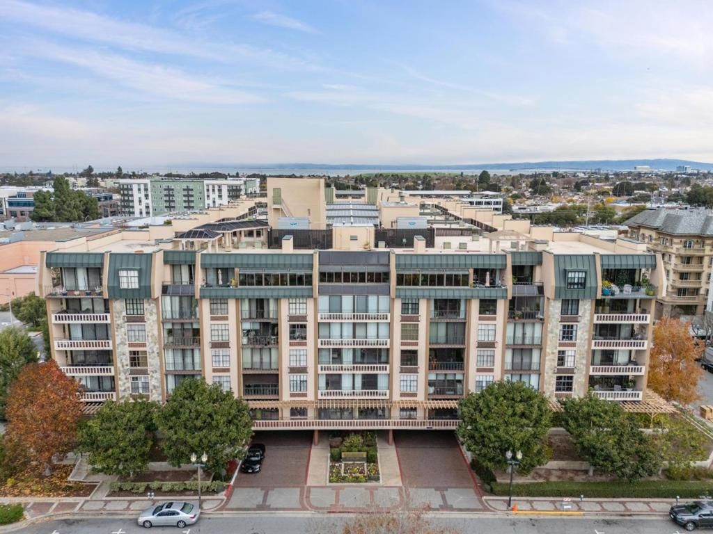Photo of 555 Laurel Avenue #614, San Mateo, CA 94401 (MLS # ML82031398)