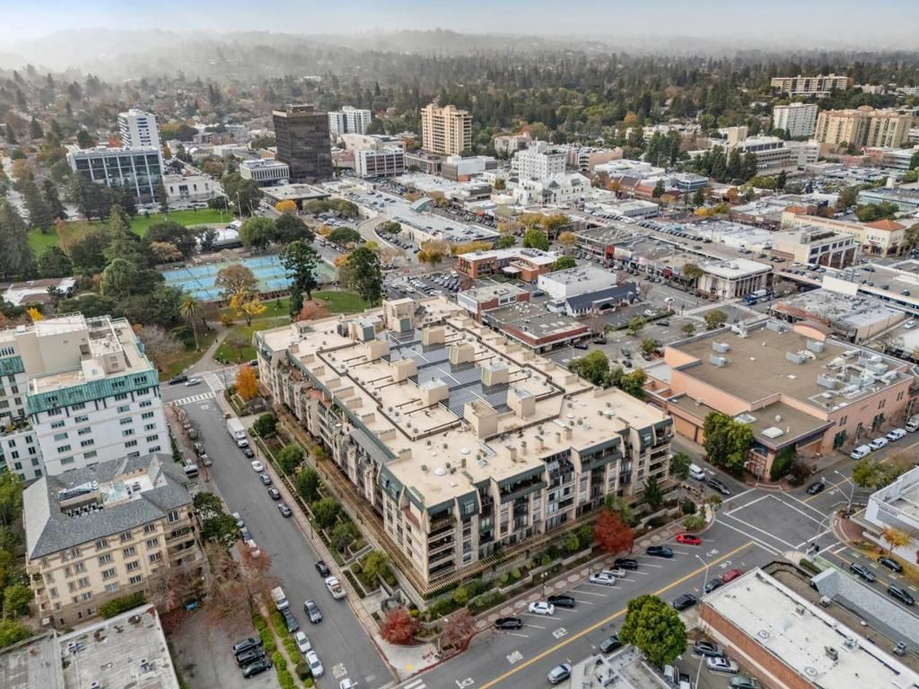 Photo of 555 Laurel Avenue #614, San Mateo, CA 94401 (MLS # ML82031398)