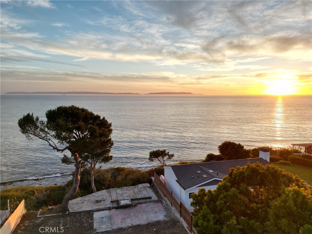 1201 W Paseo Del Mar