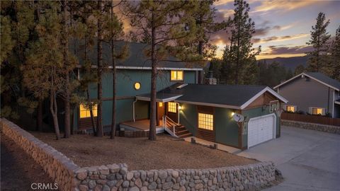 Photo of 40314 Lakeview DR, Big Bear Lake, CA 92315 (MLS # IG26150700)