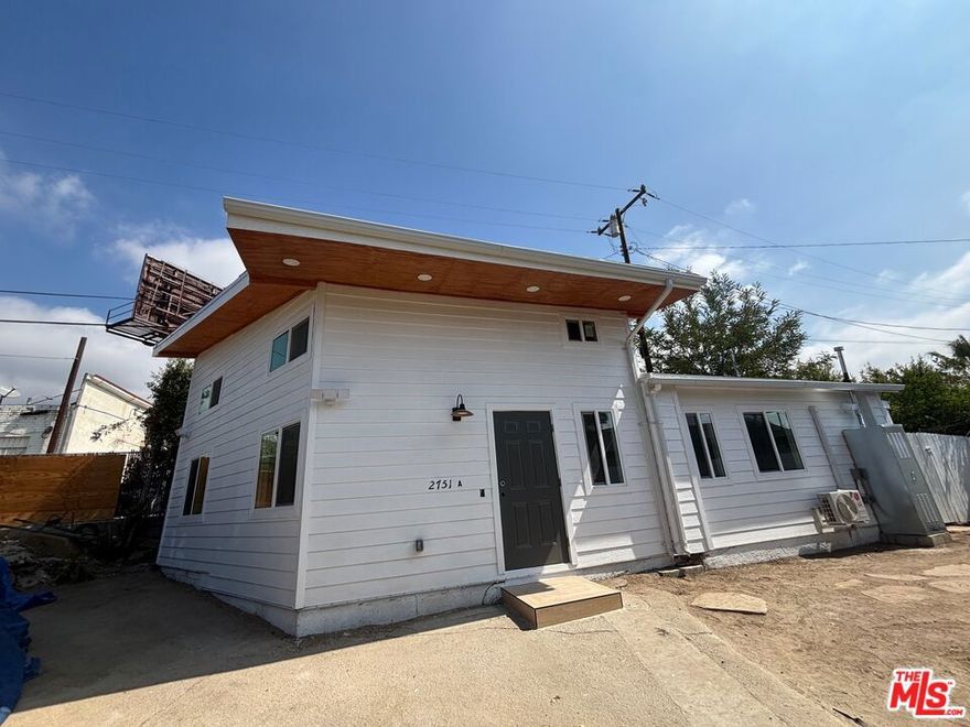 Small pet allowed!!!!  Welcome to this beautiful home / ADU / New construction  in high ranked award winning school district in desirable area of Montrose / featuring 2 bedrooms & 1 baths & 1 spacious attic room  / situated with beautiful mountain views .The brand new construction / finishes on exterior / interior paint, new roof, new landscaping give this house a beautiful fresh feel. Take in views of the city as the kids enjoy the large back yard . Entering the home you'll find dual pane vinyl windows, engineered  floors and  new paint in every room.