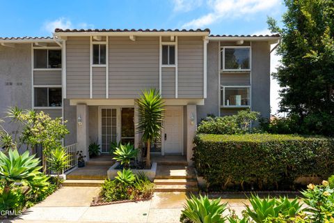 Photo of 28350 Rey De Copas Lane, Malibu, CA 90265 (MLS # V1-37255)