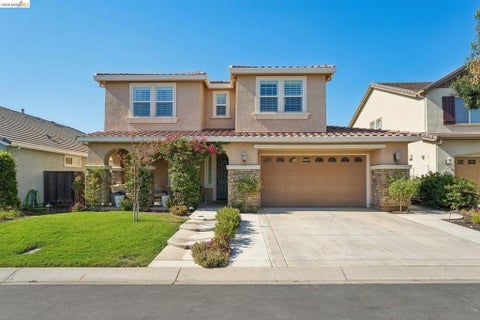 Photo of 8586 Pinehollow Cir CIR, Discovery Bay, CA 94505 (MLS # 41152652)