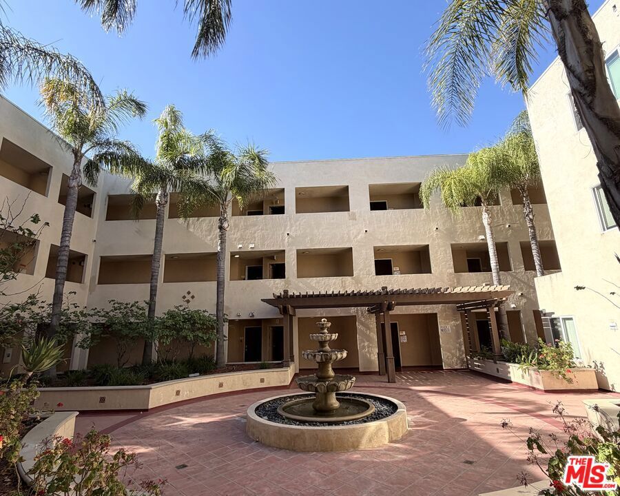 13941 Sherman Way 208