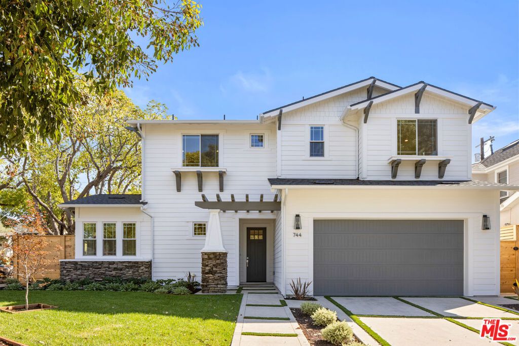 Photo of 744 Almar Avenue, Pacific Palisades, CA 90272 (MLS # 25603591)