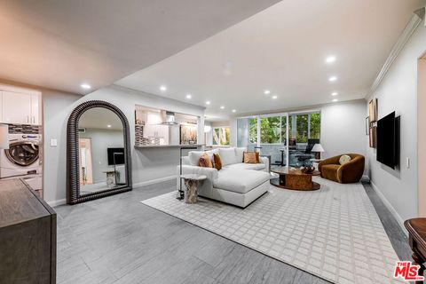 Photo of 1015 N Kings Road #110, West Hollywood, CA 90069 (MLS # 25563155)