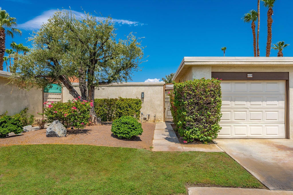 689 N Majorca Circle