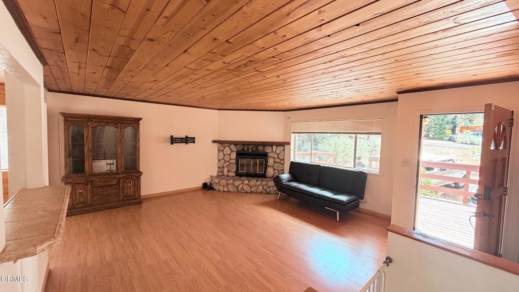 1716 Lassen Way