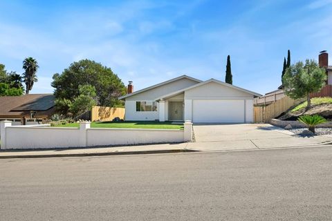 Photo of 12437 Ridgeton Dr Dr, Lakeside, CA 92040 (MLS # 260005240SD)