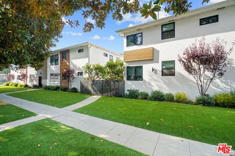 Photo of 11795 Gateway Boulevard #4, Los Angeles, CA 90064 (MLS # 26842309)