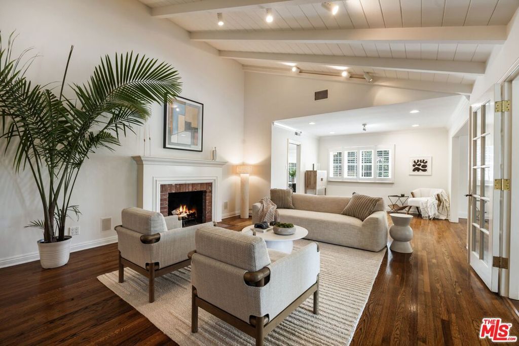 Photo of 2229 Stradella Road, Los Angeles, CA 90077 (MLS # 25586101)