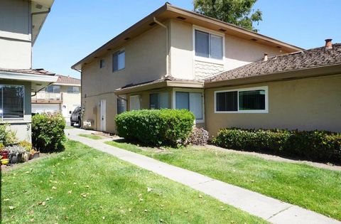 Photo of 902 Gilchrist DR #3, San Jose, CA 95133 (MLS # ML82046825)