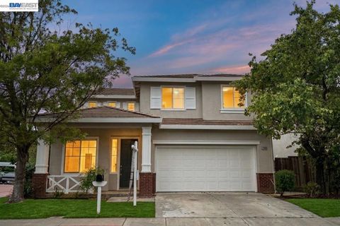 Photo of 37489 Summer Holly Cmn Cmn, Fremont, CA 94536 (MLS # 41129162)