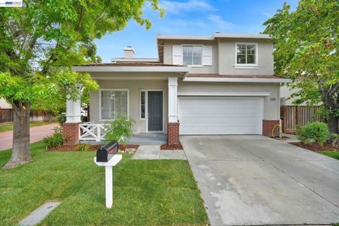 Photo of 37489 Summer Holly Cmn Cmn, Fremont, CA 94536 (MLS # 41129162)