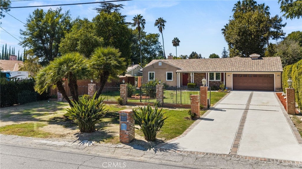 8847 White Oak Avenue