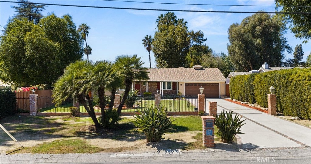 8847 White Oak Avenue