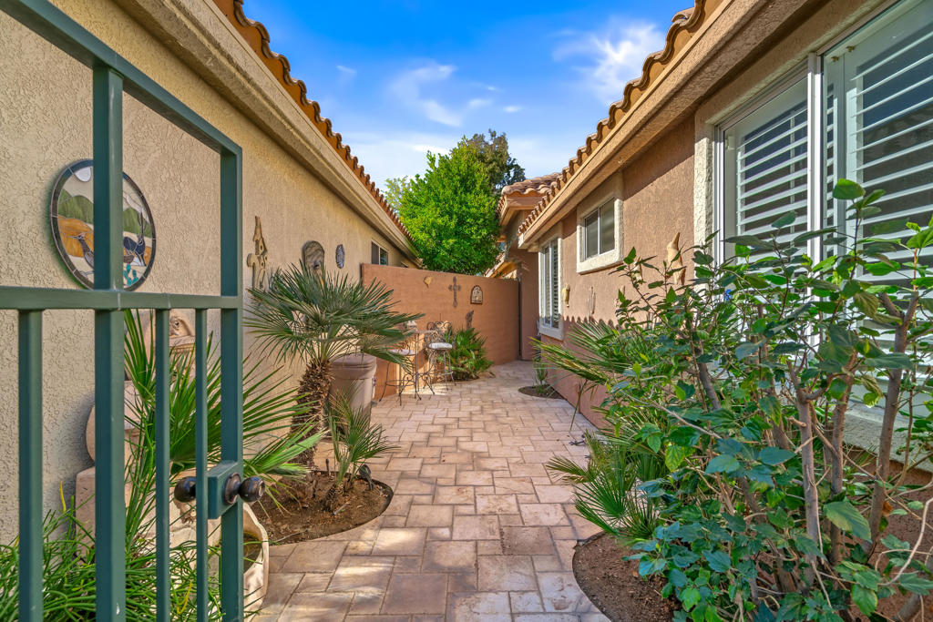 Oasis Country Club - Residential