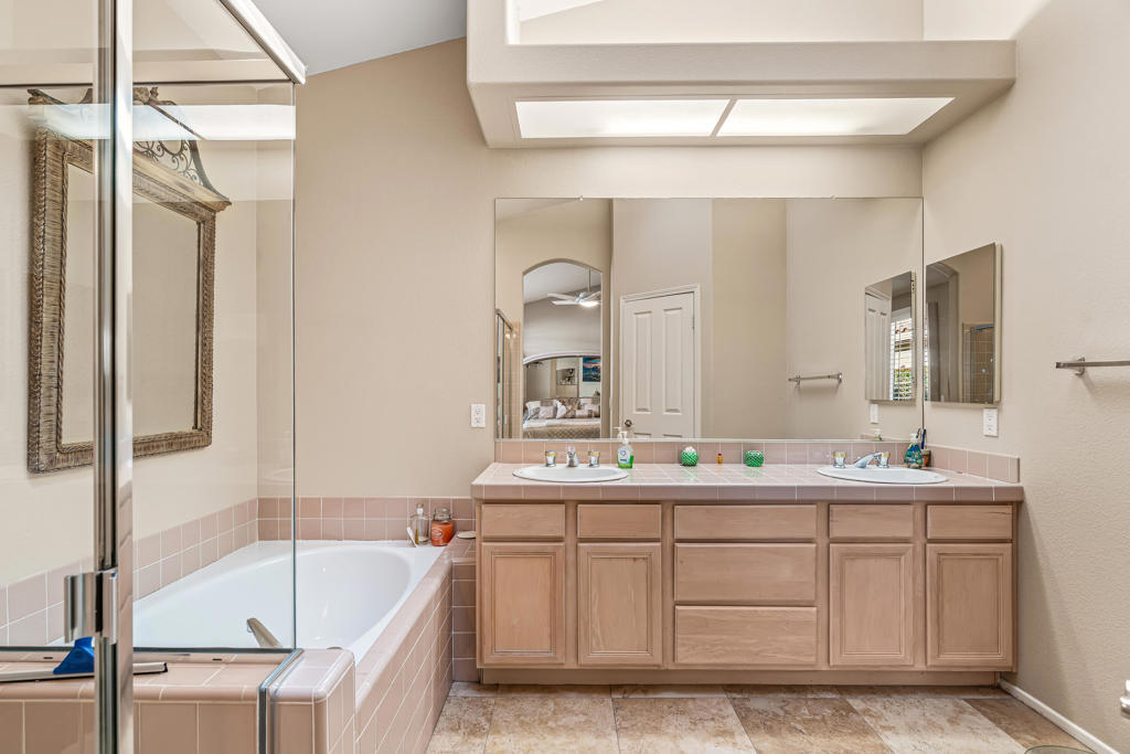 Oasis Country Club - Residential