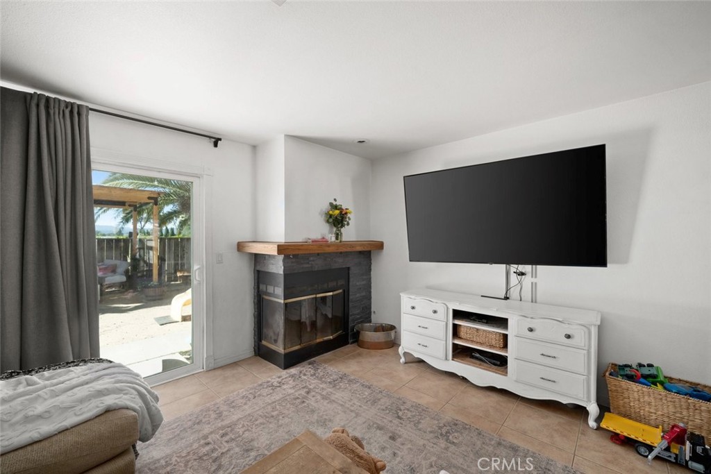 3341 Oak Knoll