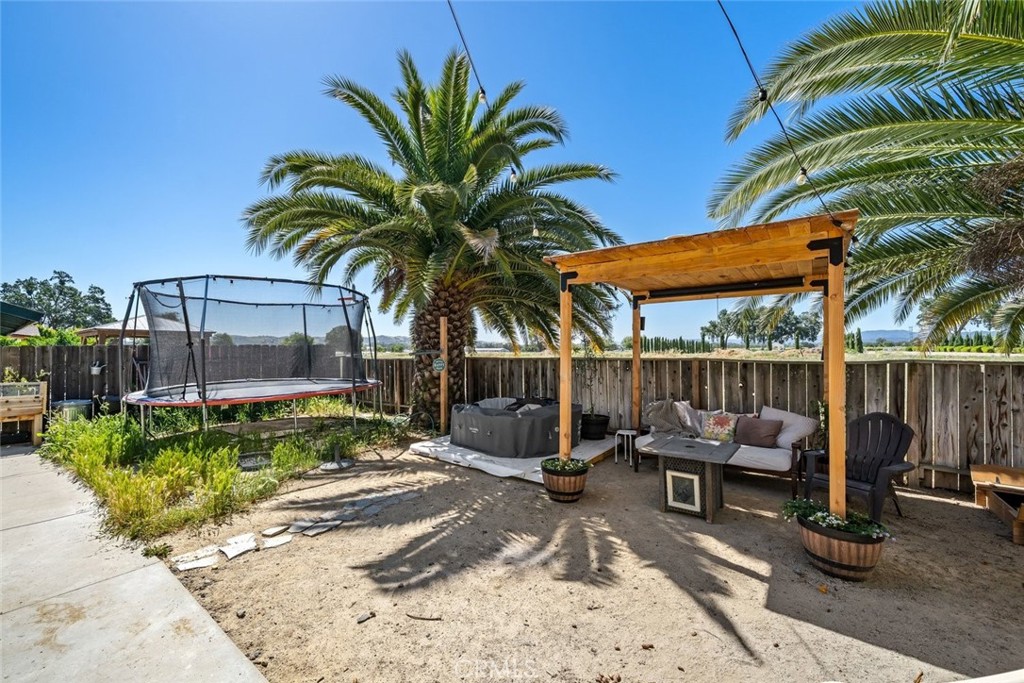 3341 Oak Knoll
