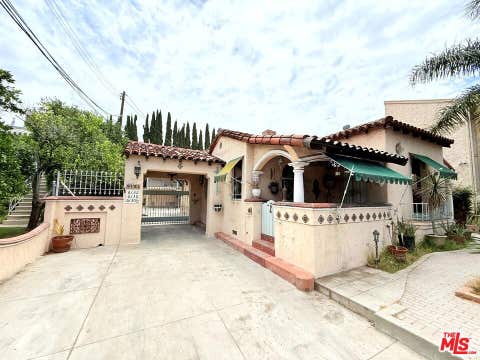 Photo of 6132 Whitsett Avenue, Los Angeles, CA 91606 (MLS # 26862917)