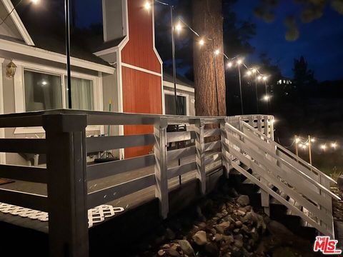 Photo of 2337 Lookout Drive, Running Springs, CA 92382 (MLS # 25581625)