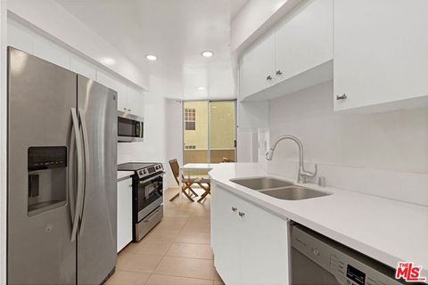 Tiny photo for 7250 Franklin Avenue #507, Los Angeles, CA 90046 (MLS # 26844617)