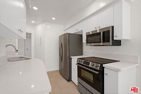 Tiny photo for 7250 Franklin Avenue #507, Los Angeles, CA 90046 (MLS # 26844617)