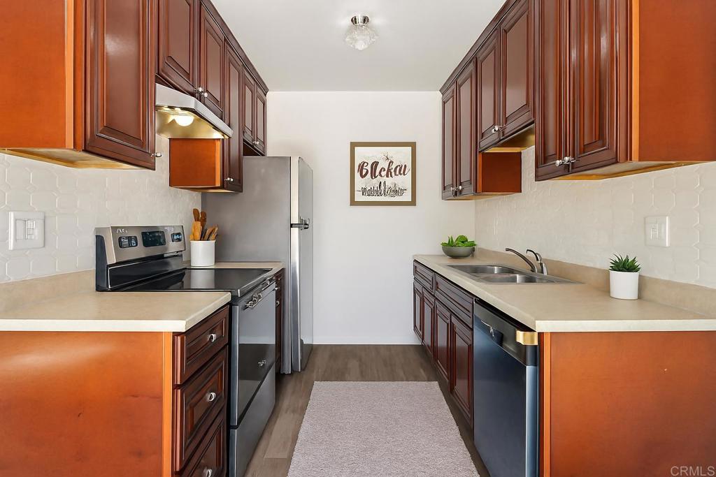 3519 Van Dyke Avenue 7