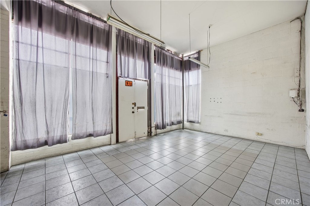 4202 W El Segundo Boulevard