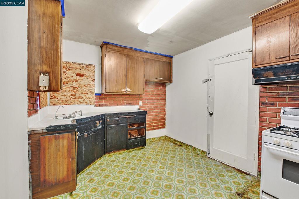 HESPERIAN GARDEN - Residential