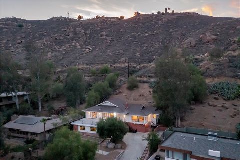 Photo of 4227 Miramonte Pl, Riverside, CA 92501 (MLS # IV25178141) Photo of 4227 Miramonte Pl, Riverside, CA 92501 (MLS # IV25178141)