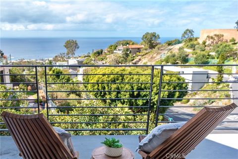 Tiny photo for 901 Summit Drive, Laguna Beach, CA 92651 (MLS # LG25114396)